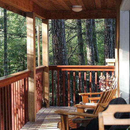 The Perch On Gabriola Bed & Breakfast Exterior photo